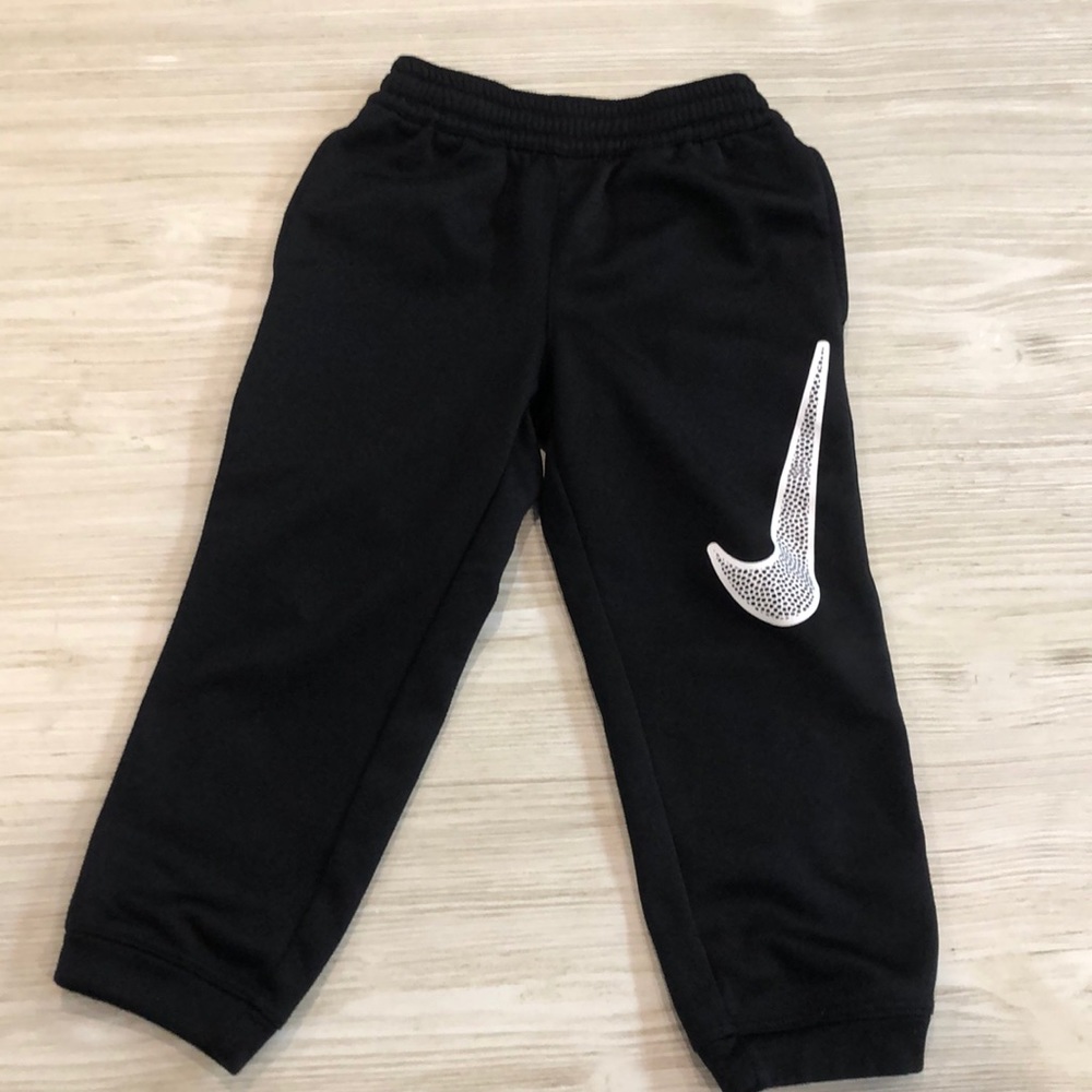 Boys Nike sweat pants.size 4, XS
